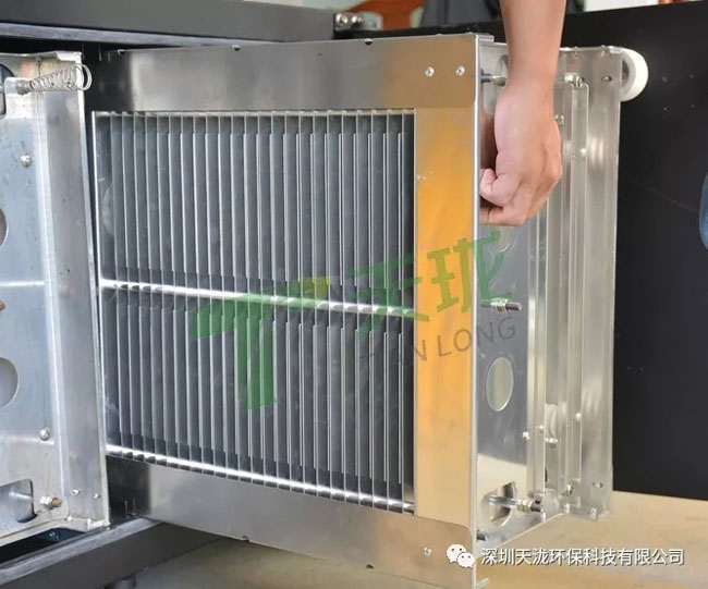小型油煙凈化器清洗圖一 小型油煙凈化器清洗圖一