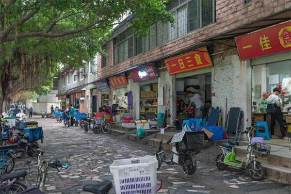 索菲亞酒店油煙凈化器安裝案例圖一 索菲亞酒店<a href=http://m.cq-sc.com/ target=_blank class=infotextkey>油煙凈化器</a>安裝案例圖一